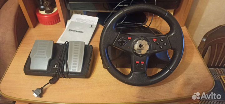 Игровой руль logitech