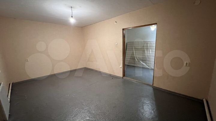 2-к. квартира, 56 м², 1/3 эт.