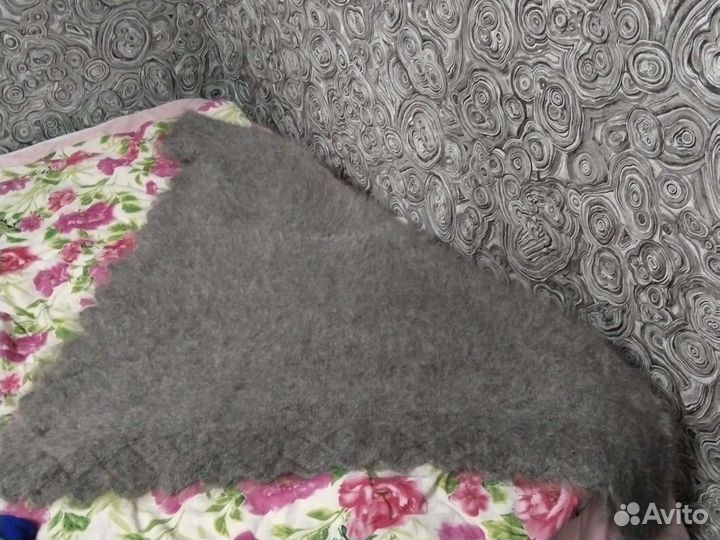 Платок пуховый новый