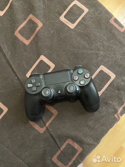 Продам PlayStation 4