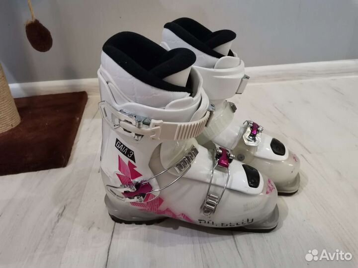 Горнолыжные ботинки детские dalbello