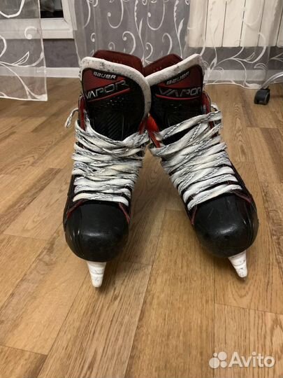 Коньки хоккейные