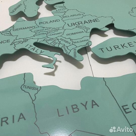 Карта мира металлическая