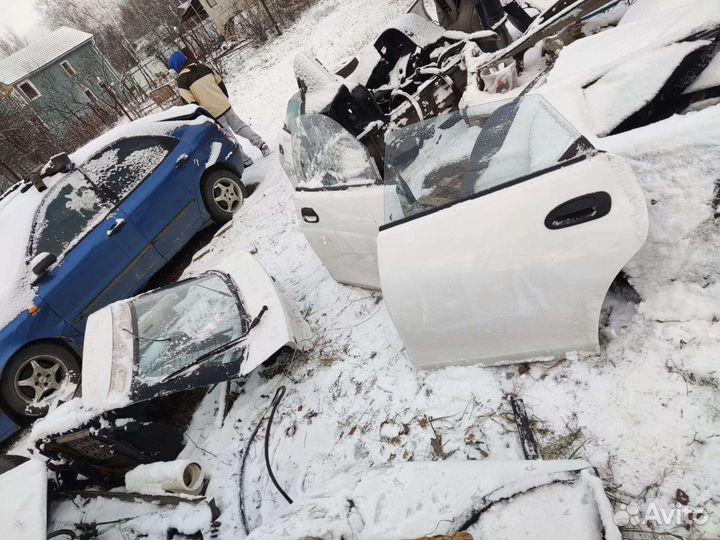 Mazda 323 f мазда 323 ф двери