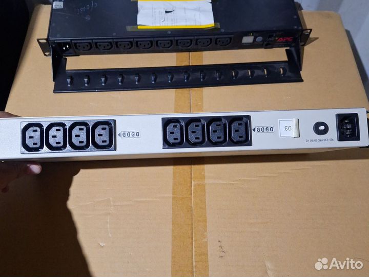 AP9212 Переключатель APC Master Switch