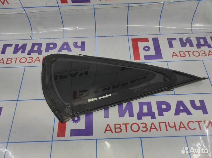 Стекло кузовное глухое левое Volkswagen Polo Sedan