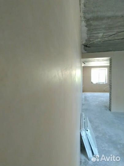 Штукатурка и стен, поклейка обоев