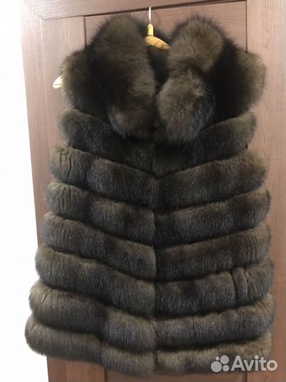 Меховая жилетка