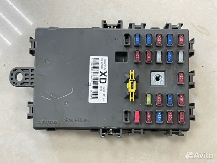 Блок предохранителей салонный Chevrolet Aveo T250