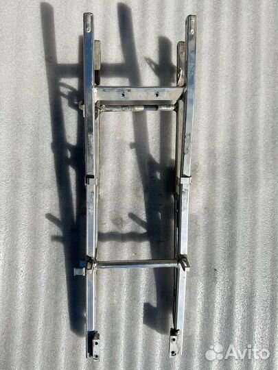 Honda CBR600F4 задний подрамник