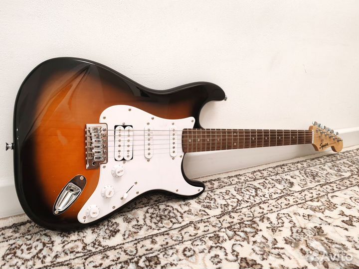 Fender squier stratocaster 2022