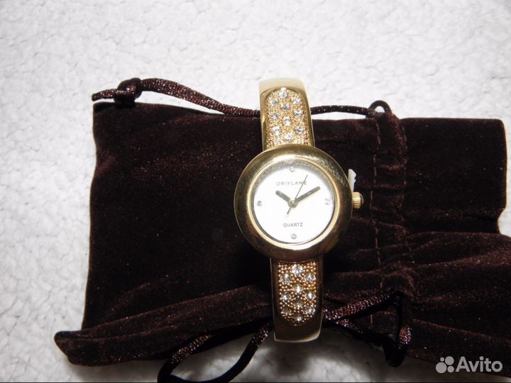 Часы женские наручные и браслеты