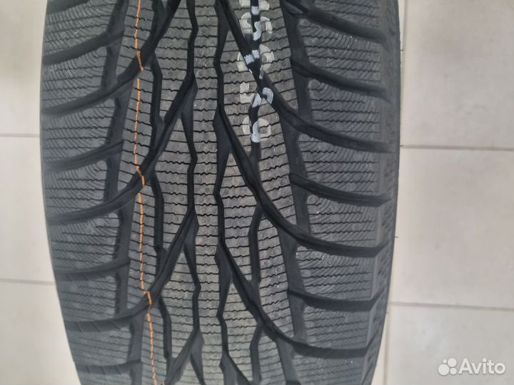 Kumho WinterCraft SUV Ice WS51 215/65 R16 102T