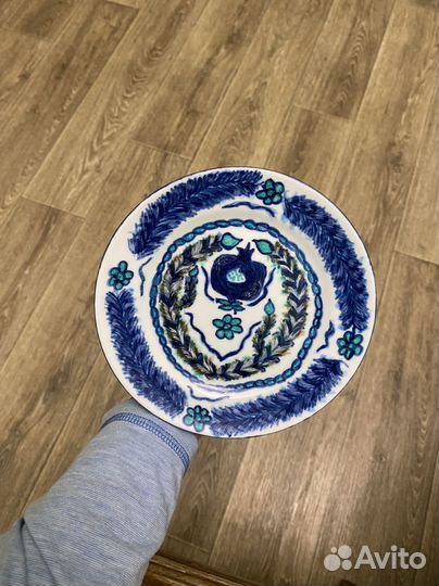 Тарелка с ручной росписью