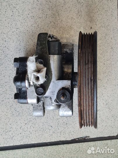 Насос гидроусилителя гур Kia Magentis 2001г