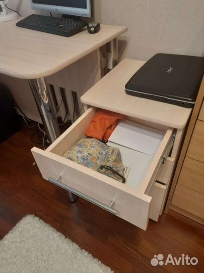 Письменный стол