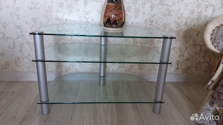 Столик для телевизора