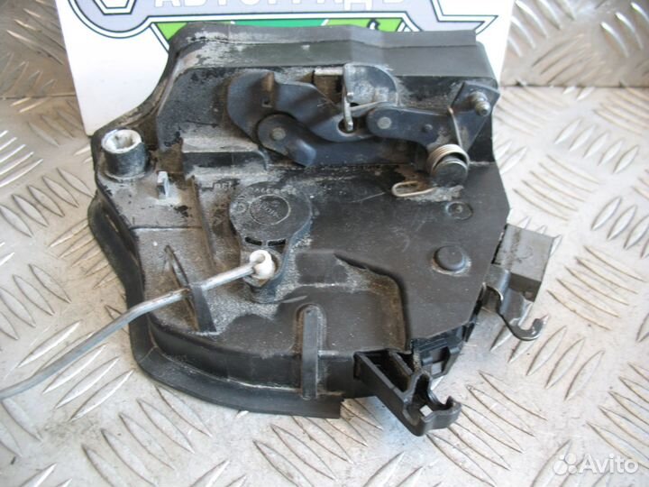 Замок двери передней левой BMW X5 E53 2002г