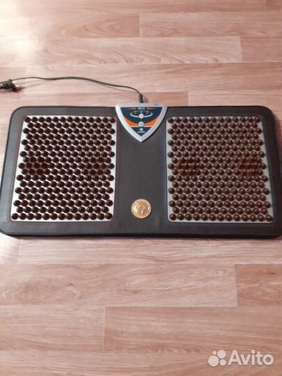 Массажер для ног фирмы нуга бест,биосердце