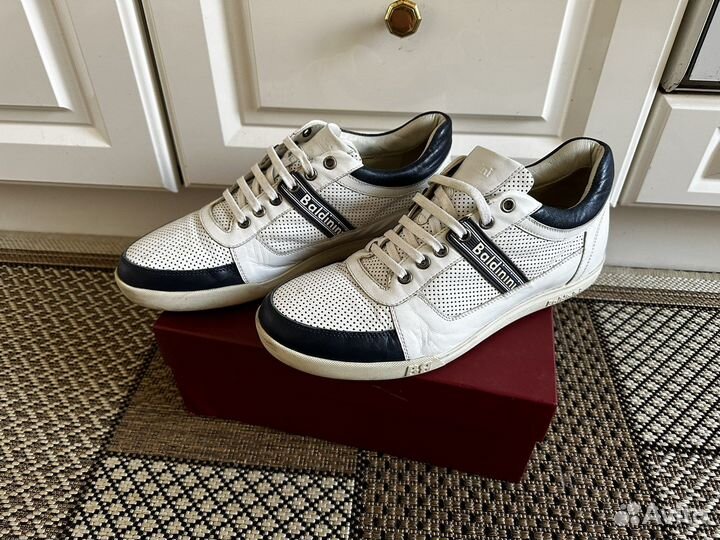 Кроссовки фирменные Baldinini Италия