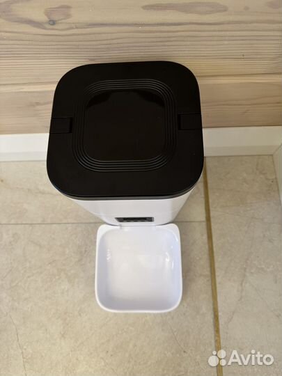 Автоматическая кормушка для кошек с таймером 3 л