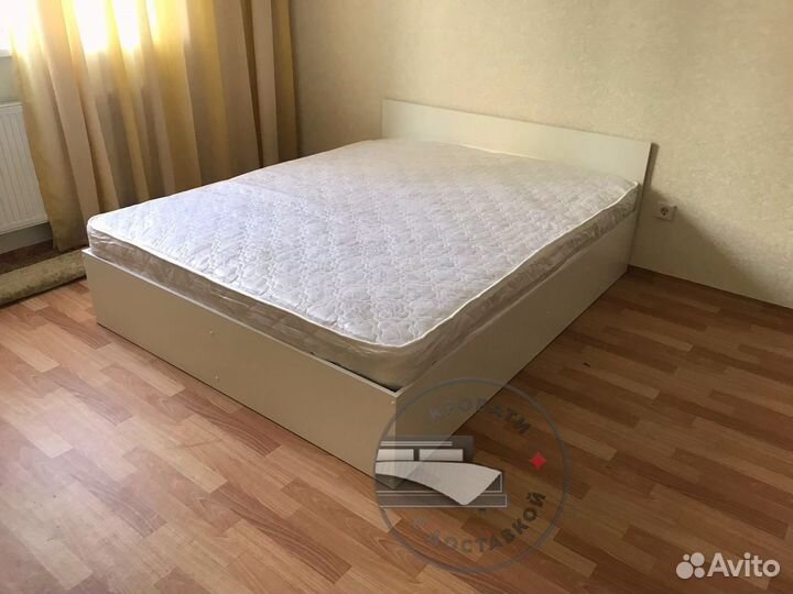 Кровать двуспальная