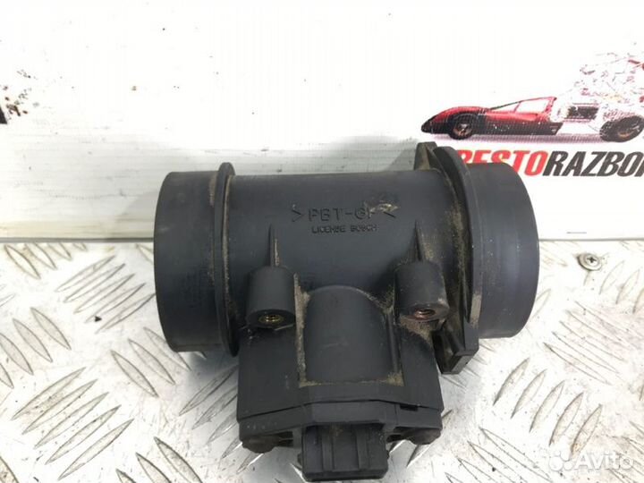 Датчик массового расхода воздуха Kia Sephia седан