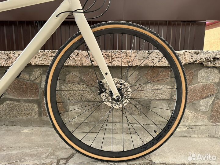 Новый гравийник 700х35C на гидравлике