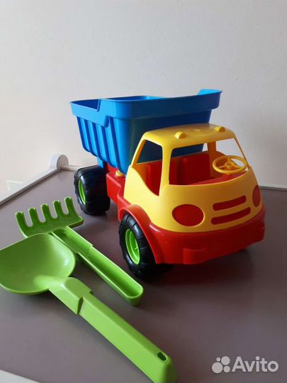 Машинки крупные развивающие