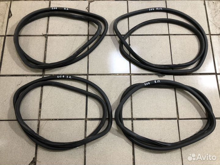 Уплотнительная резинка Volkswagen Passat B6