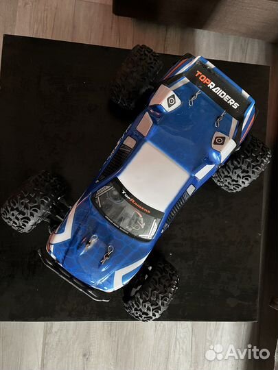 Машина на радиоуправлении 1:10