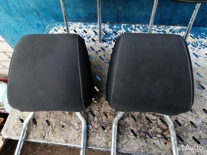 Подголовник сидения Ford Focus 3