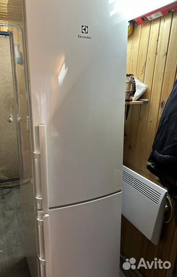 Холодильник electrolux EN3880AOW