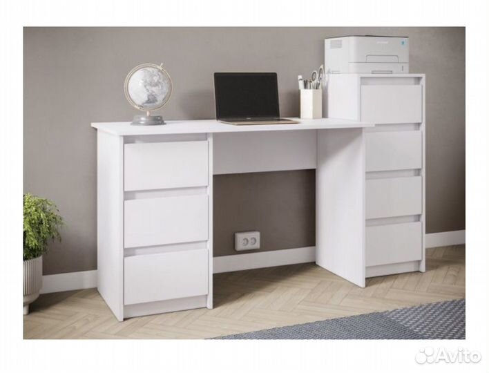 Письменный компьютерный стол