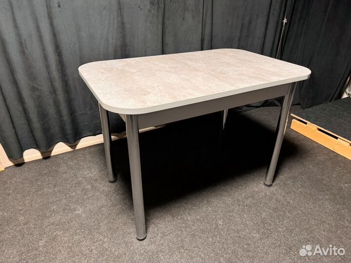 Кухонный стол