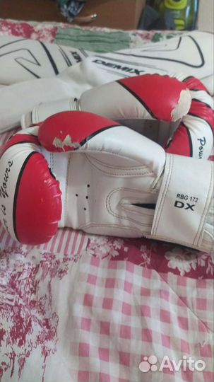 Боксерские перчатки детские и защита на ноги