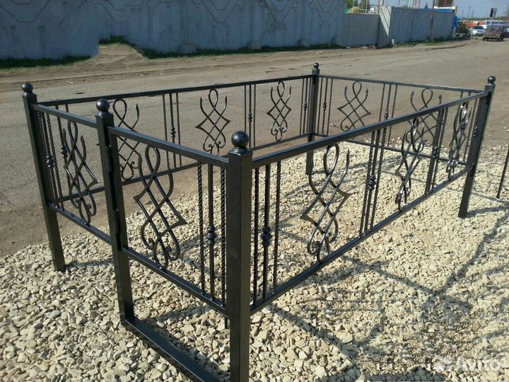 Памятники, Таблички,Ограды, чардуган