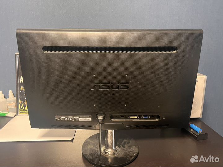 Монитор Asus