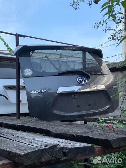 Дверь багажника Toyota Aqua P10 14-17