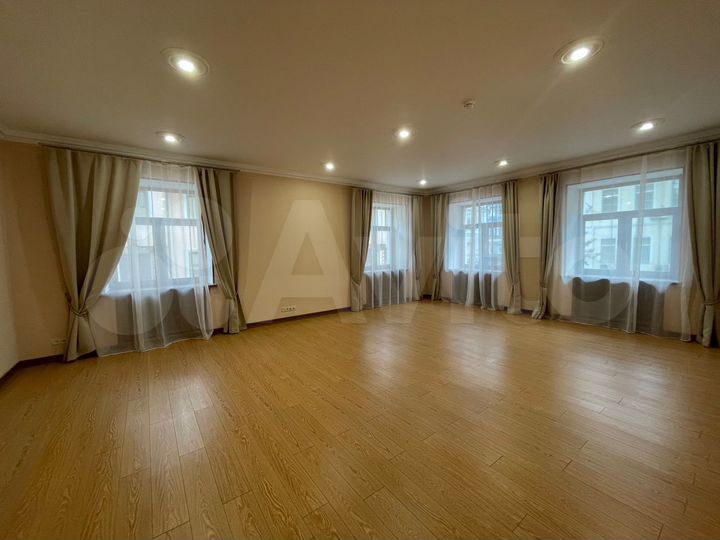 Презентабельный офис в особняке, 254 м²
