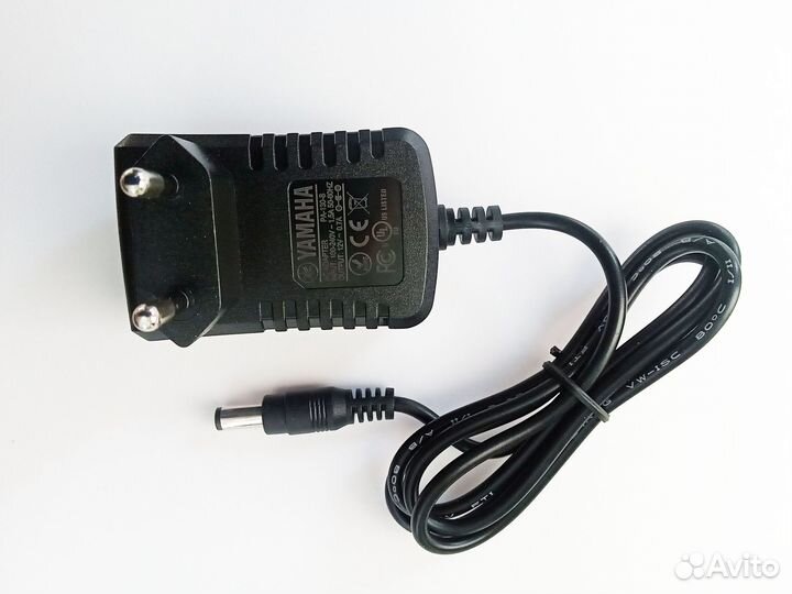 Блок питания синтезатора Yamaha PSR-E363 (PA-130)