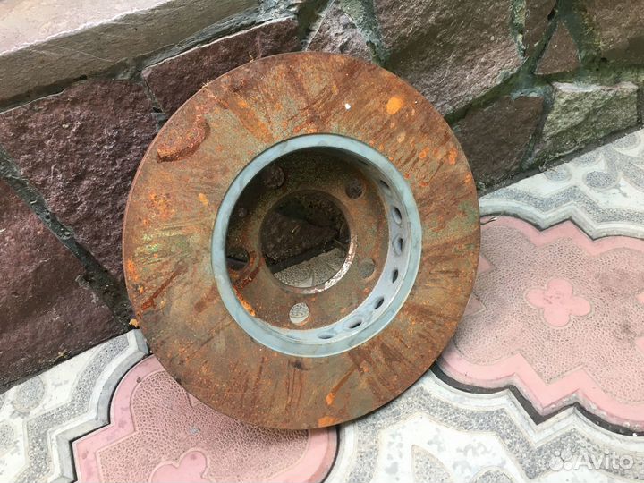 Тормозной диск VAG 6Q0615301 оригинальный фольц