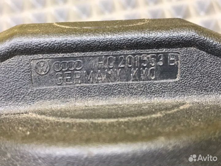 Крышка бака Audi A6 C5 avant 2.5TDI AKE 2000