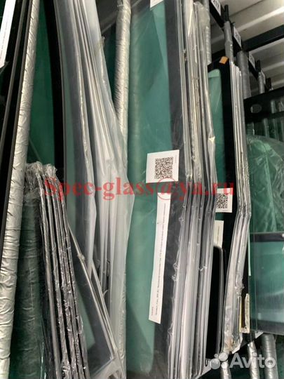 Стекло кабины hitachi ZW 120