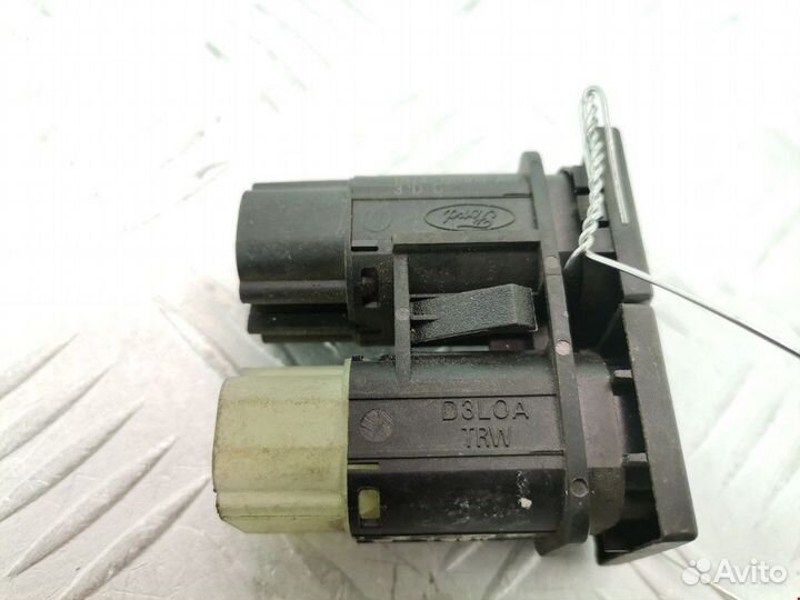 Кнопка открытия багажника Ford Mondeo 3 рест