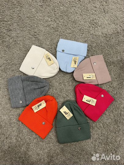 Женская осенняя шапка