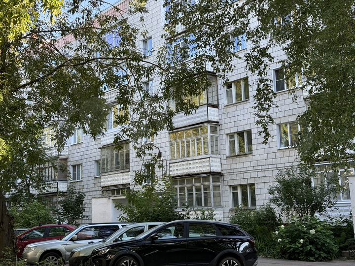 2-к. квартира, 64 м², 2/5 эт.