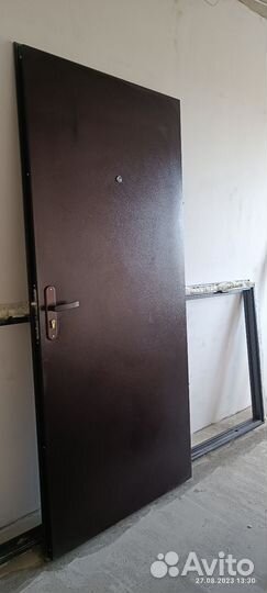 Металлическая дверь бу из новостроек