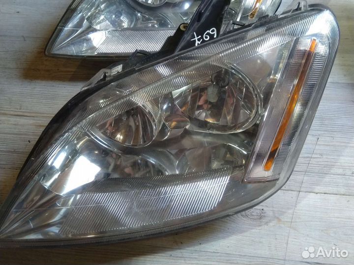 Фара правая Ford C-Max