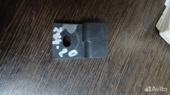 Кронштейн радиатора от Mini Cooper 2 2006-2010